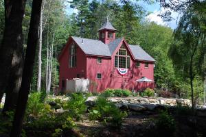 Carriage House by Yankee Barn