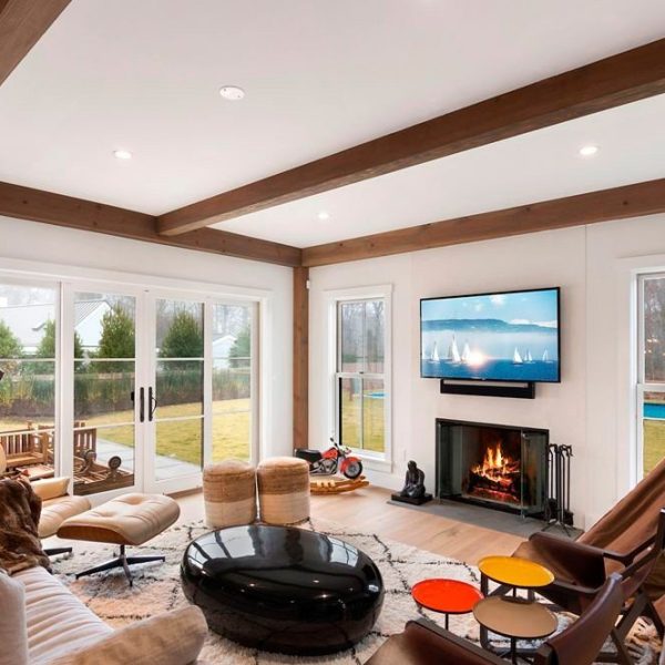 East Hampton Contemporary Post and Beam Home Living Room